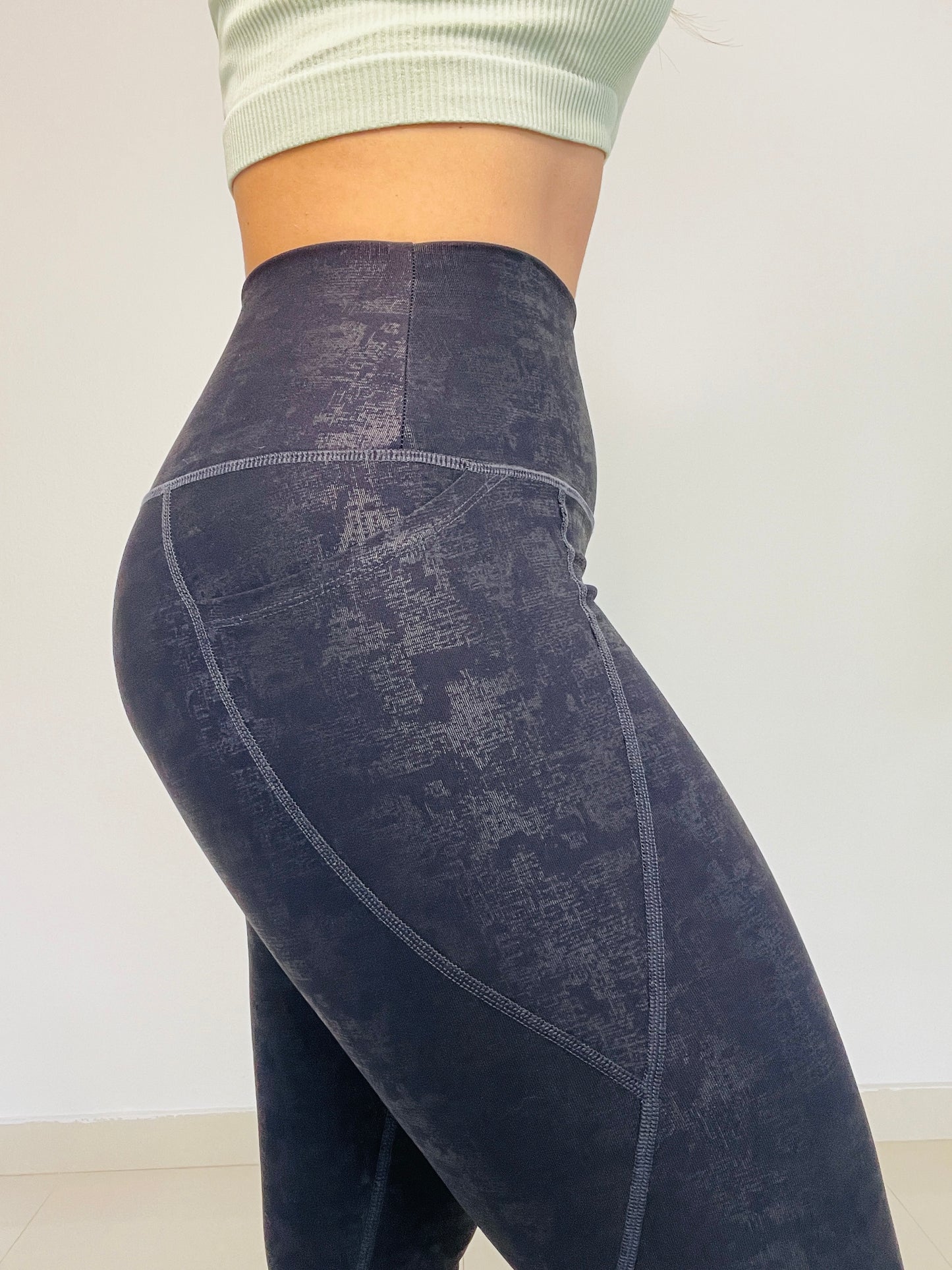 Curvy Black Legging