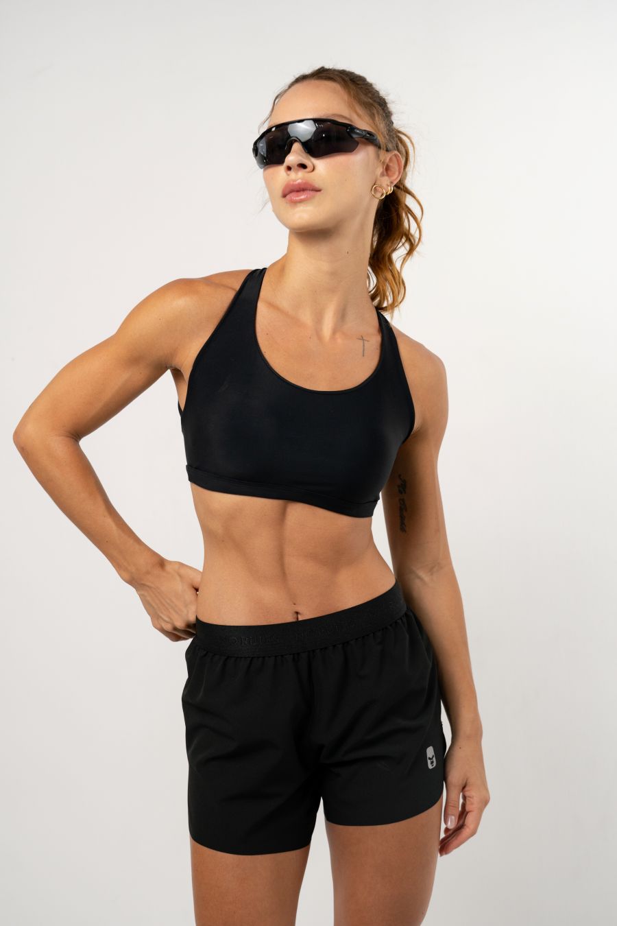 Retro Cross Top Negro